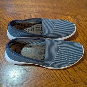L.L. Bean Back Cove Slip-ons